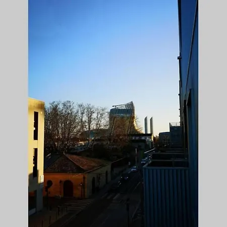 Apartment Appartement Climatise T4 Proche Cite Du Vin. Bordeaux