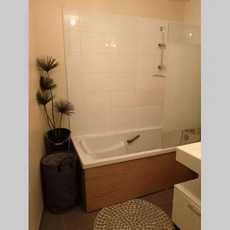 Appartement Climatise T4 Proche Cite Du Vin. Apartment